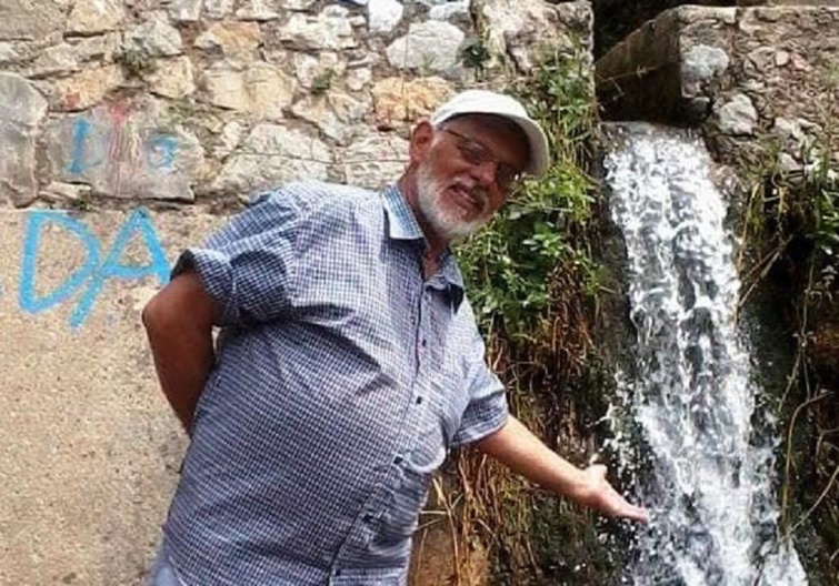 حزب الاستقلال بتارودانت يقدم واجب العزاء في وفاة الأستاذ عبد الله أيت اعزيزو حزب الاستقلال بتارودانت يقدم واجب العزاء في وفاة الأستاذ عبد الله أيت اعزيزو