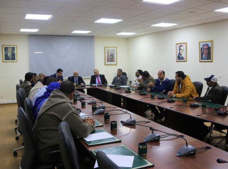 حزب الاستقلال يدخل على خط الاحتجاجات التي يخوضها آلاف الجزارين.. الأخ نزار بركة يستقبل ممثلي مهنيي قطاع الجزارة بجهة الدار البيضاء- سطات حزب الاستقلال يدخل على خط الاحتجاجات التي يخوضها آلاف الجزارين.. الأخ نزار بركة يستقبل ممثلي مهنيي قطاع الجزارة بجهة الدار البيضاء- سطات