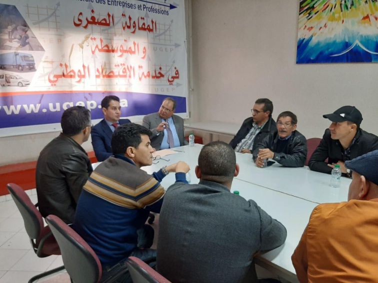 الأخ مولاي أحمد أفيلال رئيس الاتحاد العام للمقاولات والمهن يستقبل ممثلين لقطاع تربية الدواجن ومنتجي اللحوم البيضاء الأخ مولاي أحمد أفيلال رئيس الاتحاد العام للمقاولات والمهن يستقبل ممثلين لقطاع تربية الدواجن ومنتجي اللحوم البيضاء