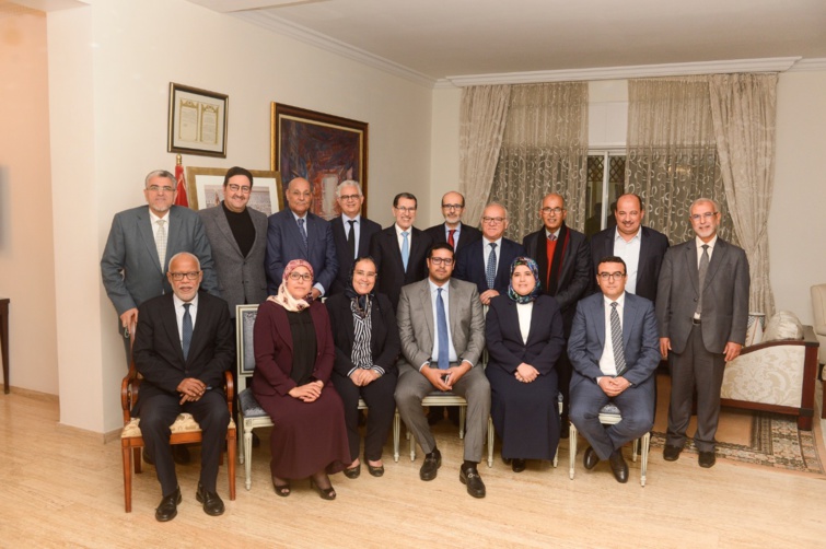 البلاغ الصادر عن اللقاء التواصلي بين قيادتي حزب الاستقلال وحزب العدالة والتنمية البلاغ الصادر عن اللقاء التواصلي بين قيادتي حزب الاستقلال وحزب العدالة والتنمية