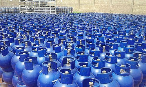 فيروس كورونا.. إحداث لجنة يقظة لتتبع إمداد السوق الوطنية بالمواد الطاقية فيروس كورونا.. إحداث لجنة يقظة لتتبع إمداد السوق الوطنية بالمواد الطاقية