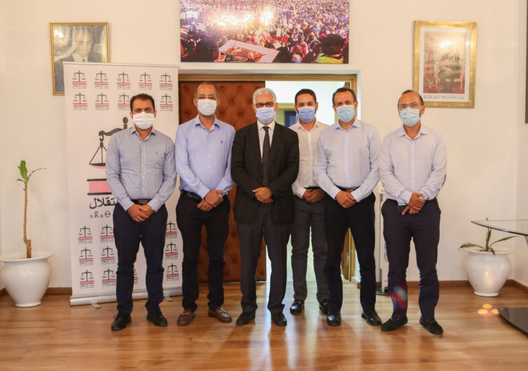 الأخ نزار بركة خلال استقباله لربابنة طائرات الخطوط الملكية المغربية يؤكد على أهمية إنقاذ الشركة واحترام حقوق مستخدميها الأخ نزار بركة خلال استقباله لربابنة طائرات الخطوط الملكية المغربية يؤكد على أهمية إنقاذ الشركة واحترام حقوق مستخدميها