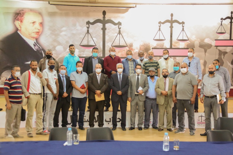 الأخ نزار بركة خلال استقباله لممثلي مهنيي الصناعة التقليدية.. حزب الاستقلال مع الترافع عن المطالب المشروعة للصناع والحرفيين ويطالب بمخطط استعجالي لإنقاذ هذا القطاع الحيوي من تداعيات أزمة كورونا الأخ نزار بركة خلال استقباله لممثلي مهنيي الصناعة التقليدية.. حزب الاستقلال مع الترافع عن المطالب المشروعة للصناع والحرفيين ويطالب بمخطط استعجالي لإنقاذ هذا القطاع الحيوي من تداعيات أزمة كورونا