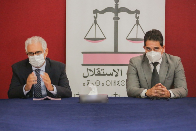 الأخ نزار بركة خلال استقباله لممثلي مهنيي الصناعة التقليدية.. حزب الاستقلال مع الترافع عن المطالب المشروعة للصناع والحرفيين ويطالب بمخطط استعجالي لإنقاذ هذا القطاع الحيوي من تداعيات أزمة كورونا الأخ نزار بركة خلال استقباله لممثلي مهنيي الصناعة التقليدية.. حزب الاستقلال مع الترافع عن المطالب المشروعة للصناع والحرفيين ويطالب بمخطط استعجالي لإنقاذ هذا القطاع الحيوي من تداعيات أزمة كورونا