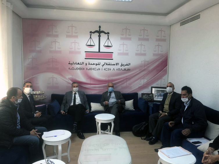 الاخ نورالدين مضيان يستقل اعضاء عن الاتحاد الوطني للدكاترة المعطلين