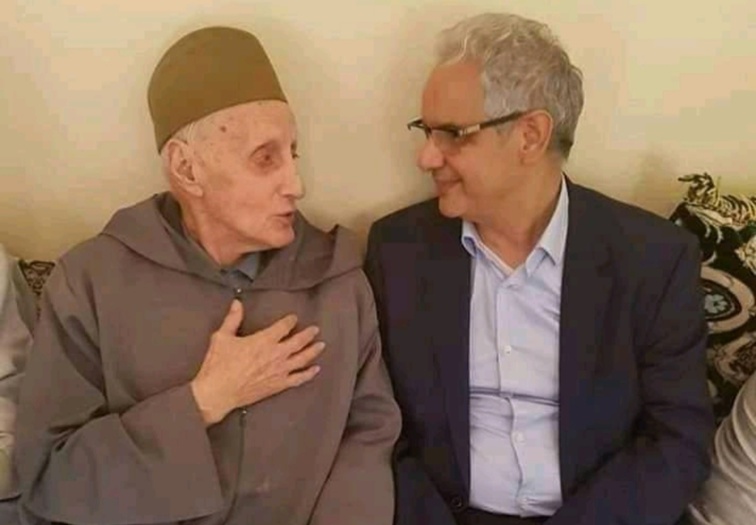 الأخ نزار بركة يقدم واجب العزاء في المجاهد الكبير والوطني الغيور الحاج عبدالله الزجلي