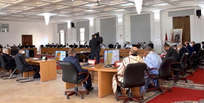 والي جهة الداخلة وادي الذهب ورئيس المجلس الجهوي في لقاء مع الجمعية المغربية للمصدرين: والي جهة الداخلة وادي الذهب ورئيس المجلس الجهوي في لقاء مع الجمعية المغربية للمصدرين: