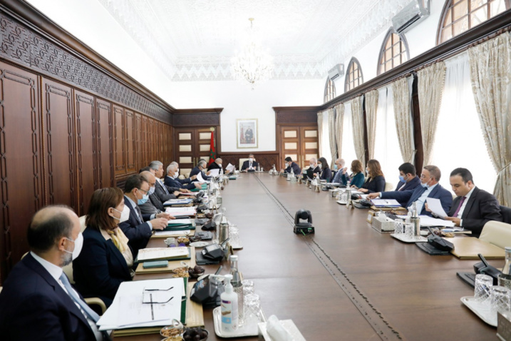 مجلس للحكومة يتداول ويصادق على مشروع قانون وعدد من مشاريع المراسيم مجلس للحكومة يتداول ويصادق على مشروع قانون وعدد من مشاريع المراسيم