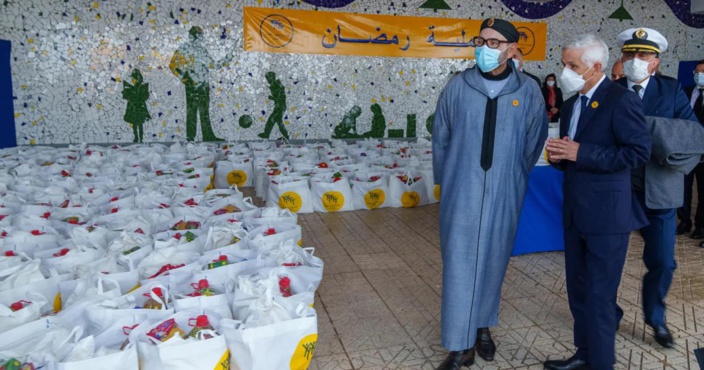 جلالة الملك يعطي بالرباط انطلاقة العملية الوطنية “رمضان 1443” التي سيستفيد منها حوالي 3 ملايين شخص