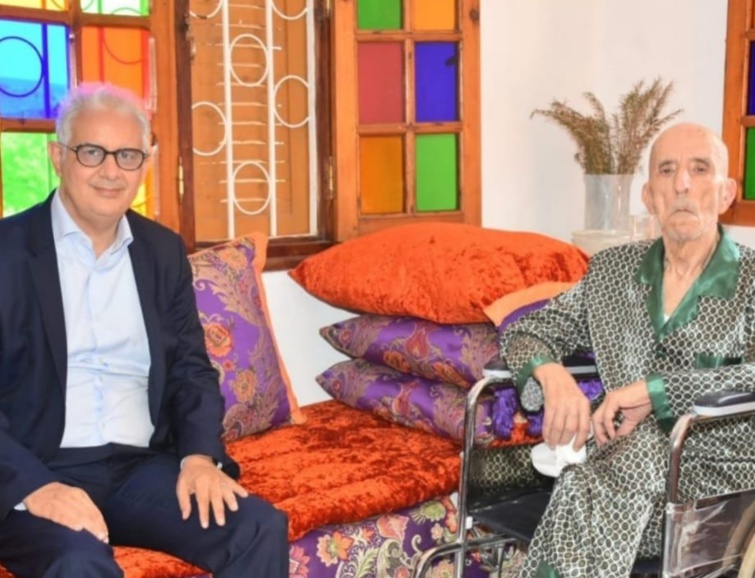 الأخ نزار بركة يقدم واجب العزاء للأسرة الكريمة للمناضل الاستقلالي الغيور والشاعر والأديب الألمعي المرحوم حسن الطريبق