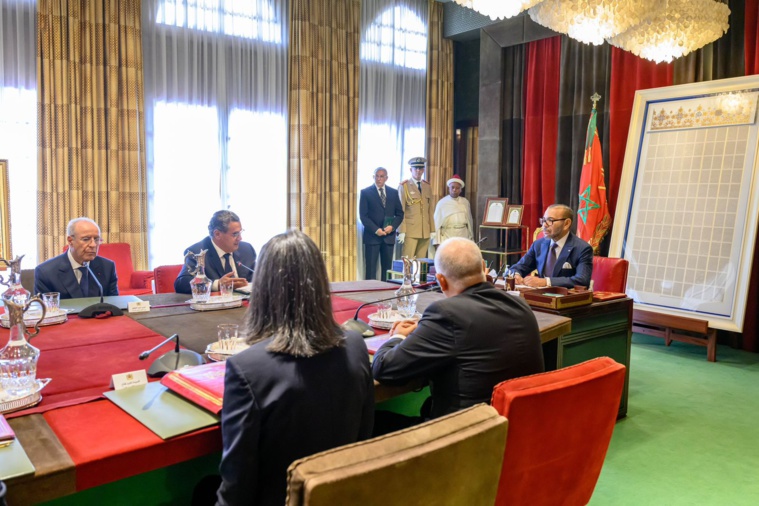 في بلاغ للديوان الملكي.. جلالة الملك محمد السادس نصره الله يترأس اجتماع عمل لتفعيل البرنامج الاستعجالي لإعادة إيواء المتضررين والتكفل بالفئات الأكثر تضررا من زلزال الحوز في بلاغ للديوان الملكي.. جلالة الملك محمد السادس نصره الله يترأس اجتماع عمل لتفعيل البرنامج الاستعجالي لإعادة إيواء المتضررين والتكفل بالفئات الأكثر تضررا من زلزال الحوز