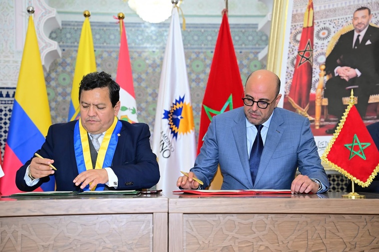 مجلس المستشارين وبرلمان الأنديز يوقعان إعلانا مشتركا لتعزيز التعاون بينهما مجلس المستشارين وبرلمان الأنديز يوقعان إعلانا مشتركا لتعزيز التعاون بينهما