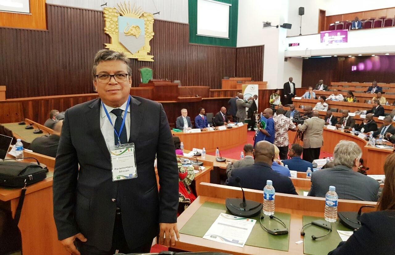 الأخ عبد اللطيف أبدوح يعقد لقاءات مع مسؤولين برلمانيين بأبيدجان الأخ عبد اللطيف أبدوح يعقد لقاءات مع مسؤولين برلمانيين بأبيدجان