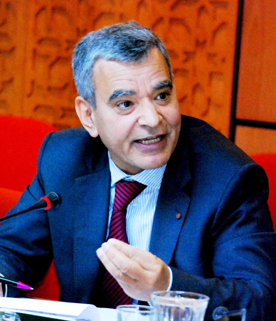 الفريق الاستقلالي : مطالبة بتعميم المنح الجامعية الفريق الاستقلالي : مطالبة بتعميم المنح الجامعية