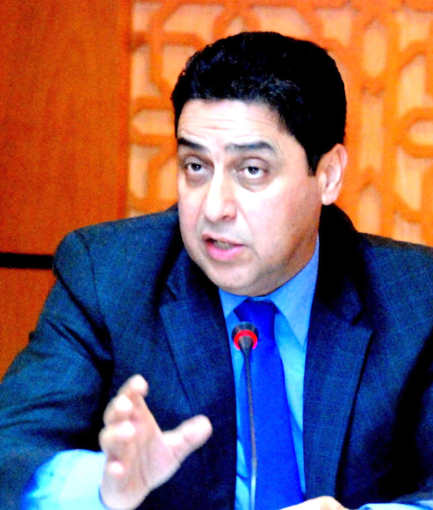 تعميق الأزمة الاقتصادية بالجهة الشرقية في ظل رداءة خدمات النقل السككي وغلاء اسعار النقل الجوي والطريق السيار تعميق الأزمة الاقتصادية بالجهة الشرقية في ظل رداءة خدمات النقل السككي وغلاء اسعار النقل الجوي والطريق السيار