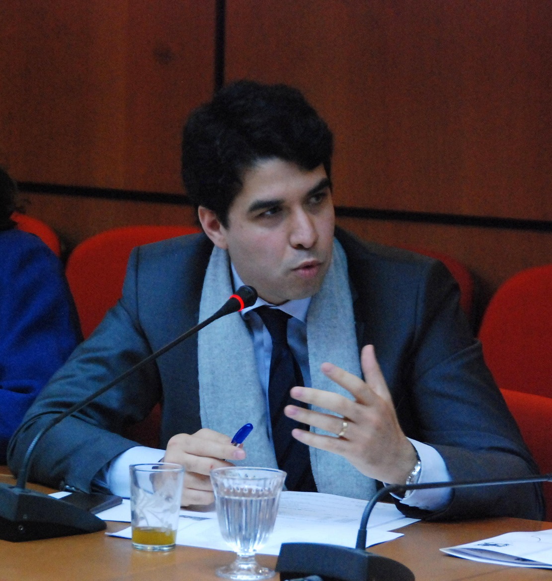 النائب عبد المجيد الفاسي : دعوة الاعلام العمومي الى نقل الخبر الصحيح وترجمة هموم المواطنين النائب عبد المجيد الفاسي : دعوة الاعلام العمومي الى نقل الخبر الصحيح وترجمة هموم المواطنين