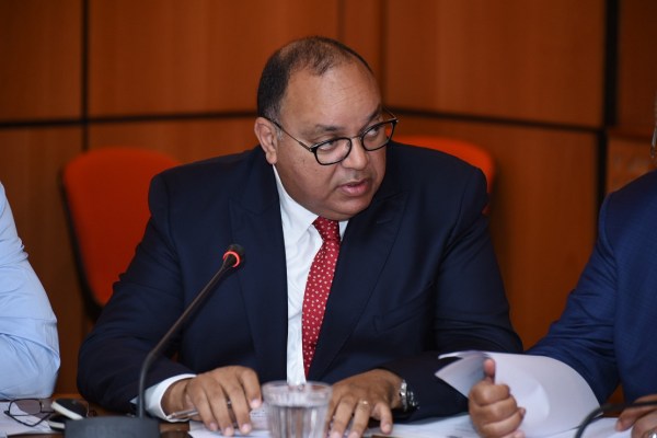 الأخ محمد الحافظ : المطالبة بتسوية الوضعية القانونية للعاملين بالنقل السري بالبوادي الأخ محمد الحافظ : المطالبة بتسوية الوضعية القانونية للعاملين بالنقل السري بالبوادي