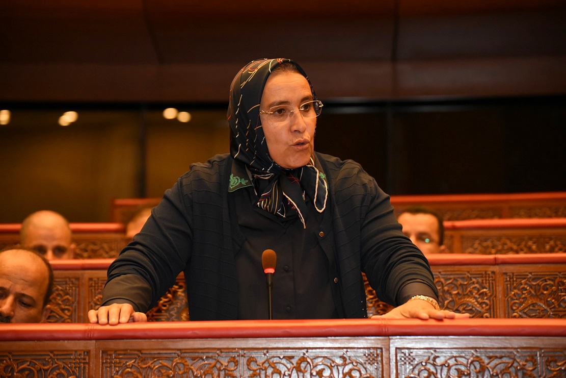 الأخت خديجة الزومي : ضرورة التزام الحكومة بضمان شروط استقبال أفضل للمغاربة المهاجرين