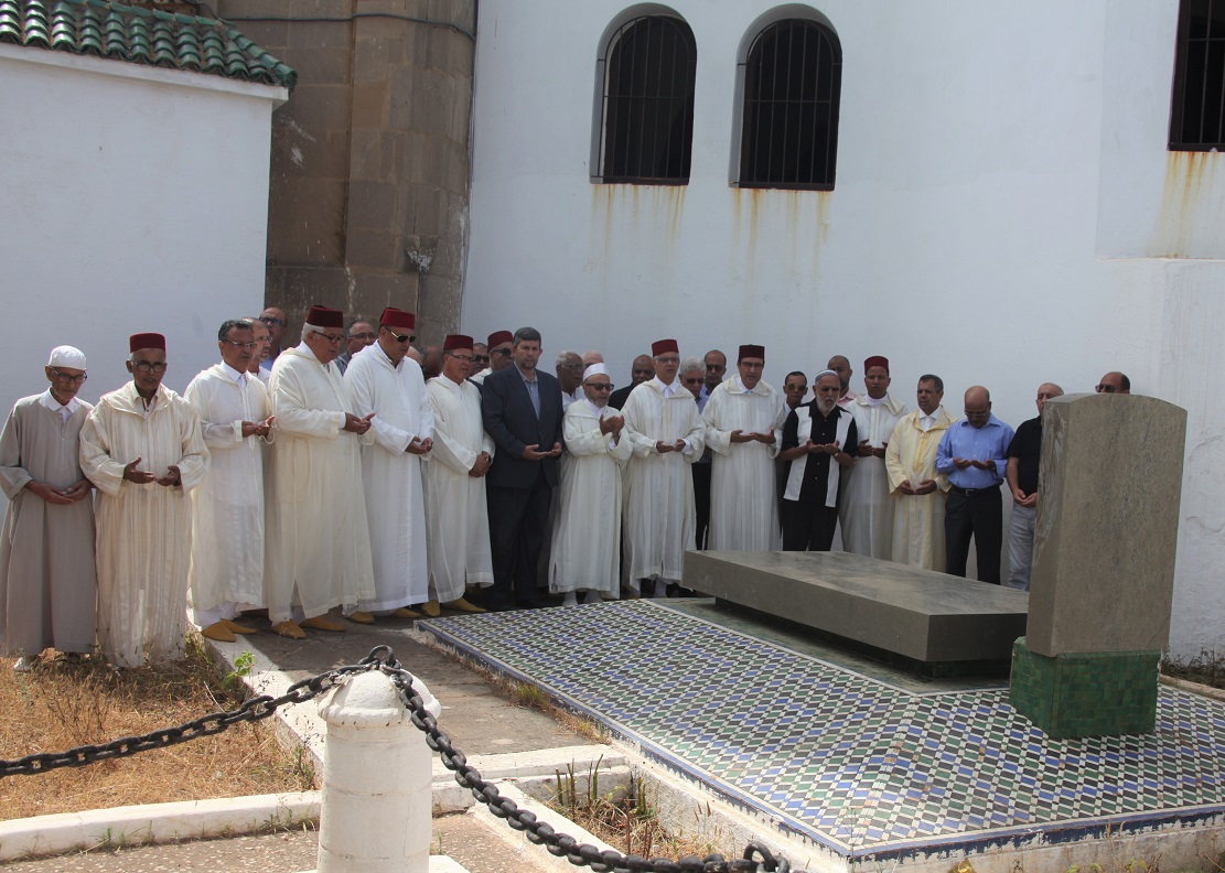 وفد من قيادة حزب الاستقلال برئاسة الأخ الأمين العام يترحم على الروح الطاهرة لأب الأمة وأرواح شهداء الحرية والاستقلال