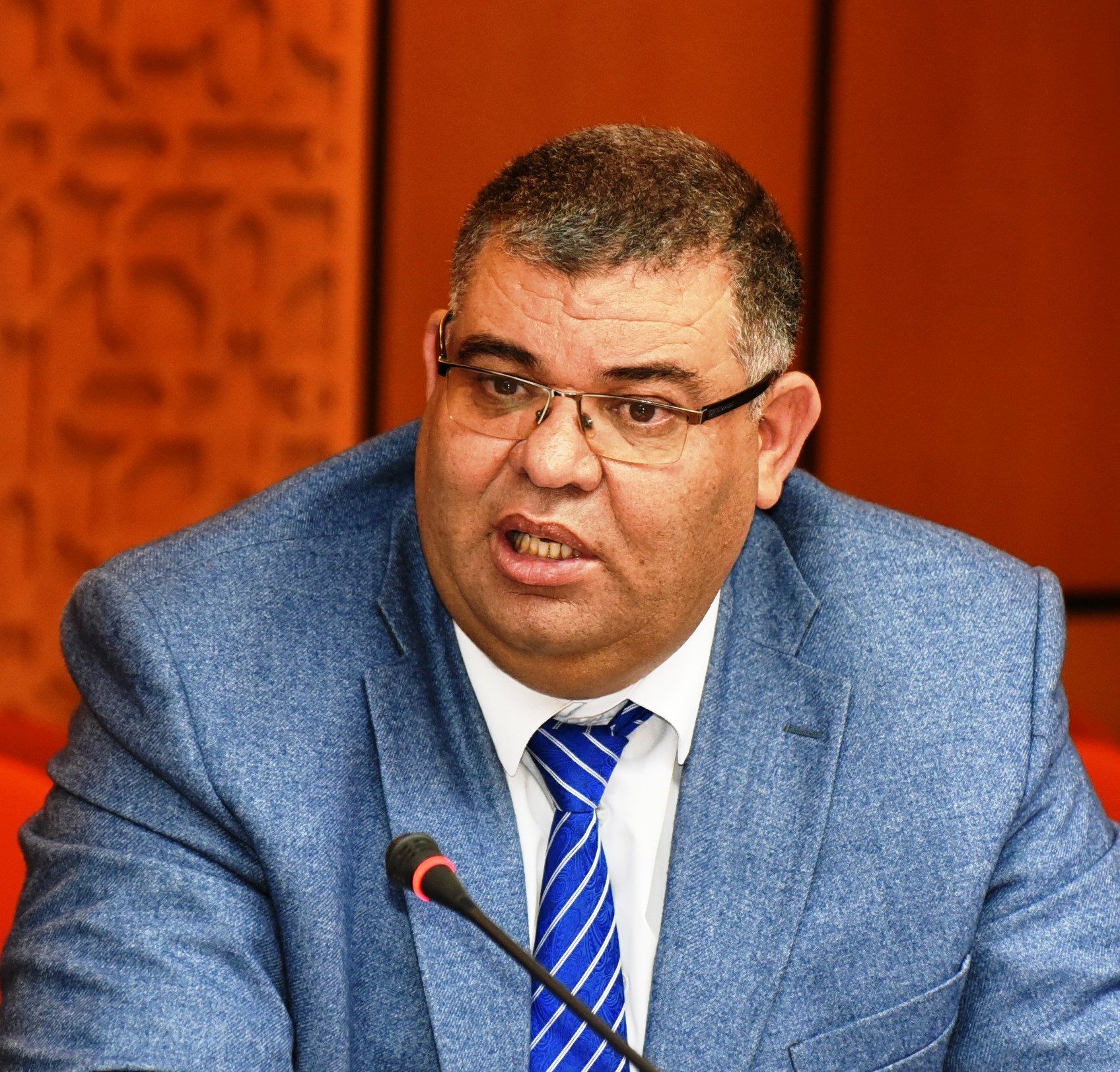 الاخ نورالدين رفيق  يناقش الميزانيات الفرعية لقطاعات الشؤون الخارجية والتعاون الدولي و العدل وحقوق الانسان وقطاعات أخرى