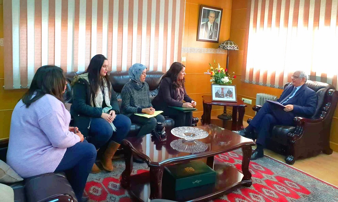 الأخ الأمين العام لحزب الاستقلال يتسلم تصور  فتيات الانبعاث حول مكانة الشابة والمرأة في النموذج التنموي الجديد الأخ الأمين العام لحزب الاستقلال يتسلم تصور  فتيات الانبعاث حول مكانة الشابة والمرأة في النموذج التنموي الجديد