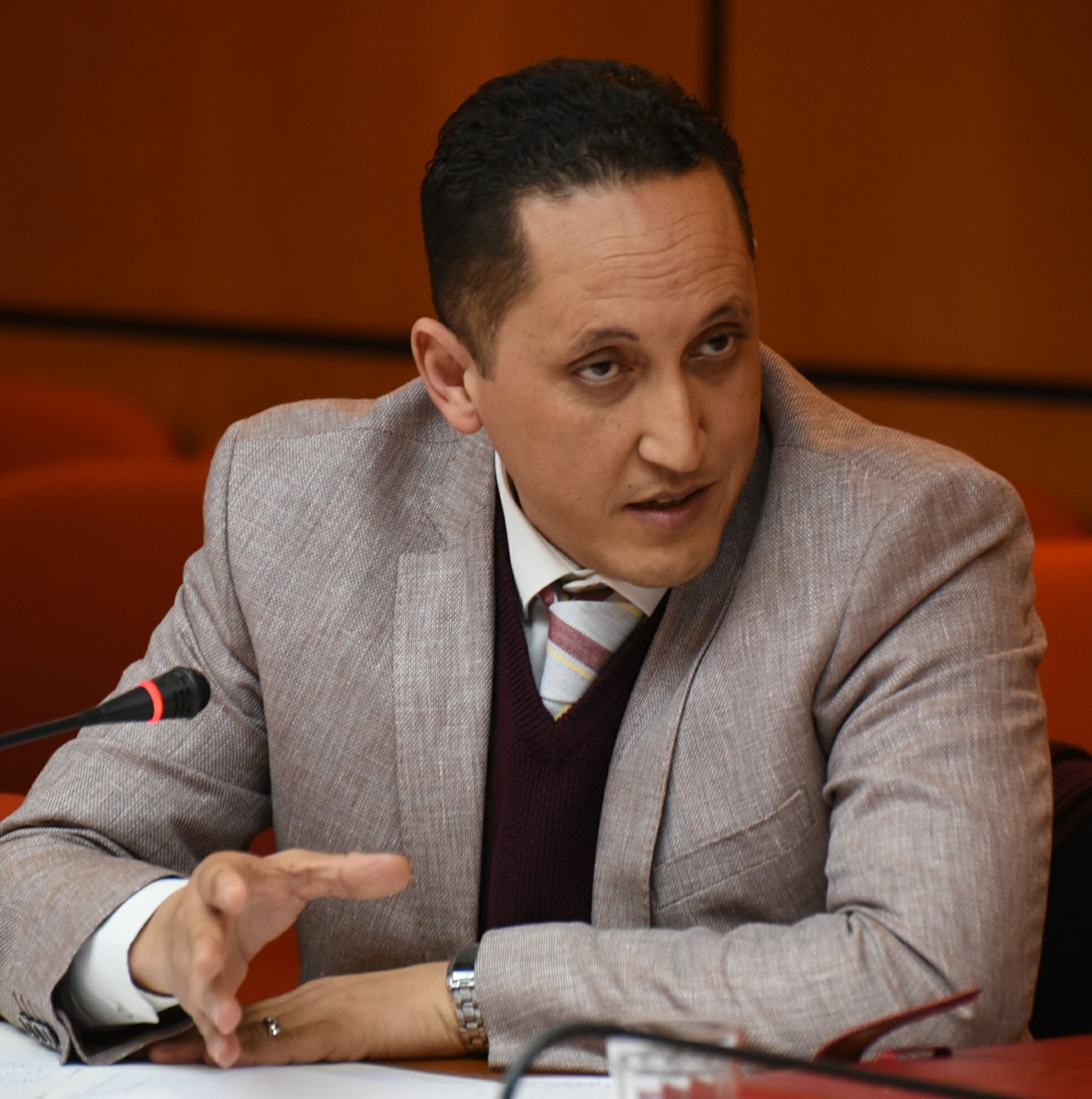 الأخ اسماعيل البقالي : ضعف التغطية الهاتفية والانترنيت بالمناطق الجبلية يعمق أزمة التهميش الأخ اسماعيل البقالي : ضعف التغطية الهاتفية والانترنيت بالمناطق الجبلية يعمق أزمة التهميش