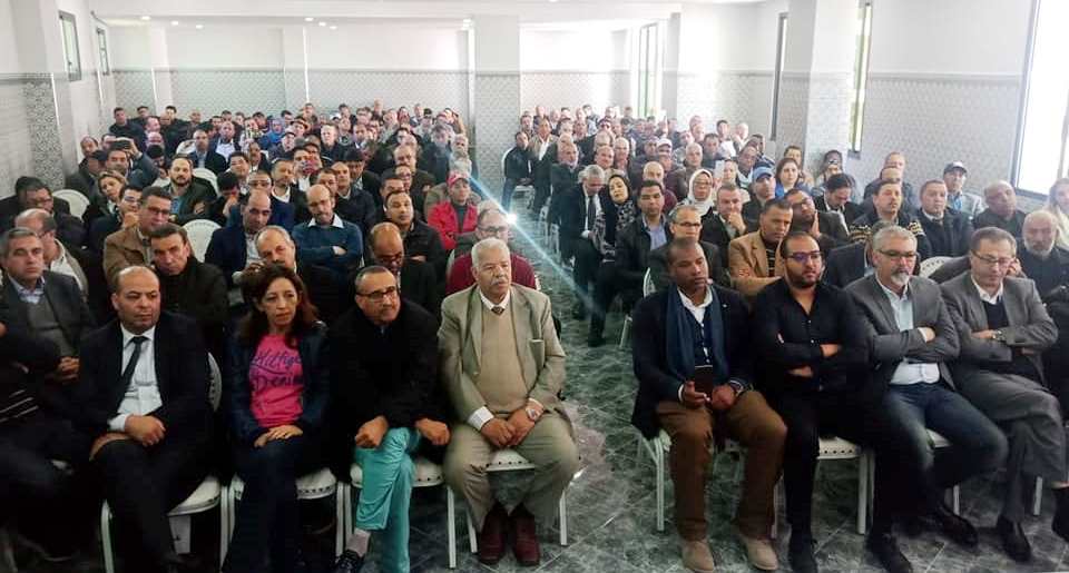 المجلس العام للاتحاد العام للشغالين يصادق على العرض الحكومي المقدم للفرقاء في إطار الحوار الاجتماعي ويطالب بتجويده المجلس العام للاتحاد العام للشغالين يصادق على العرض الحكومي المقدم للفرقاء في إطار الحوار الاجتماعي ويطالب بتجويده