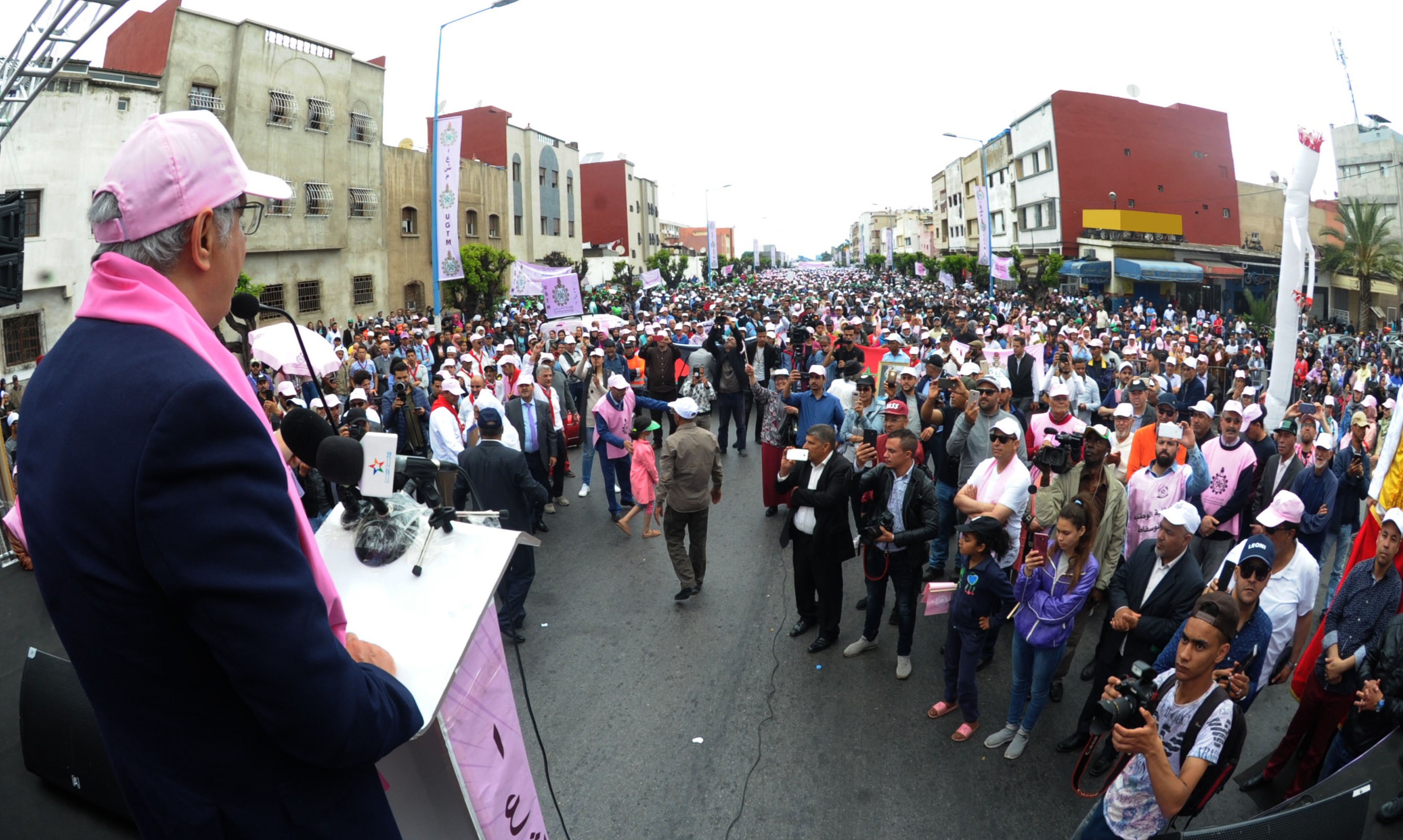 الأخ نزار بركة من الحي المحمدي.. انتزاع الاتفاق الاجتماعي مكسب للطبقة الشغيلة والحكومة مطالبة بتوسيع الحماية الاجتماعية ووقف نزيف الطبقة المتوسطة 
