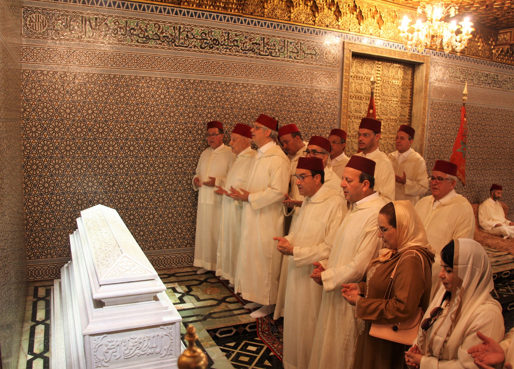 وفد استقلالي هام برئاسة الأخ نزار بركة يترحم على الروح الطاهرة لأب الأمة جلالة المغفور له الملك محمد الخامس