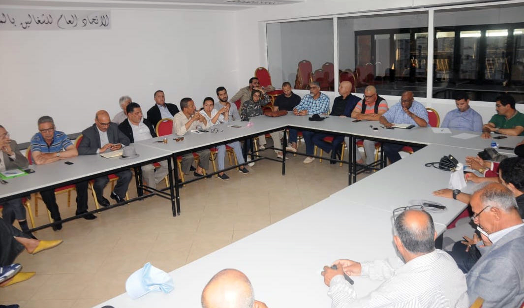 شغيلة قطاع الشبيبة والرياضة تحتج ضد التجبر والطغيان وغياب الحوار الجدي والمسؤول شغيلة قطاع الشبيبة والرياضة تحتج ضد التجبر والطغيان وغياب الحوار الجدي والمسؤول