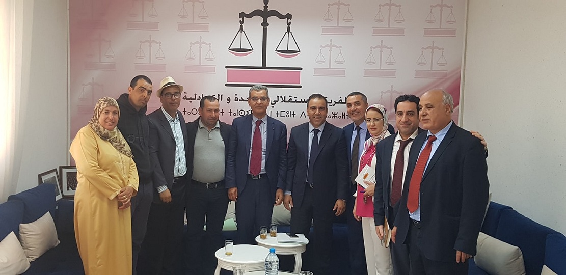 مسيرو الوكالات البريدية بالعالم القروي يناقشون أوضاعهم المهنية والاجتماعية مع الفريق الاستقلالي