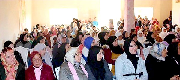 "المرأة الاستقلالية حرية.. التزام و مواطنة مسؤولة"