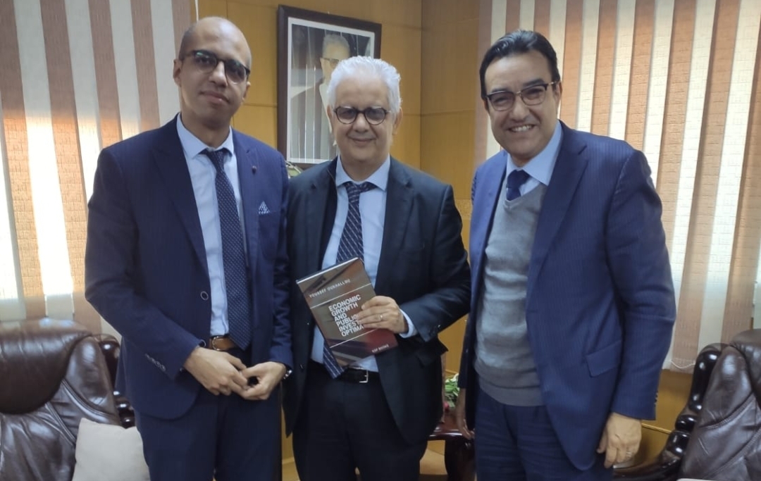 الأخ نزار بركة يستقبل الأخ يوسف أوخلو مؤلف كتاب "النمو الاقتصادي و نجاعة الاستثمار العمومي"