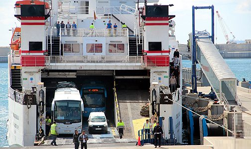 المغرب يقرر تعليق الرحلات الجوية والنقل البحري للمسافرين من وإلى إسبانيا حتى إشعار آخر