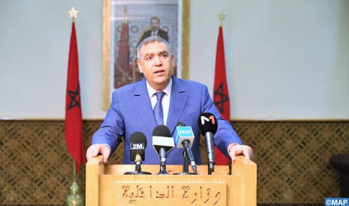 وزارة الداخلية : الوثيقة المسلمة من المسؤولين للأشخاص المعنيين بالعمل خلال فترة حالة الطوارئ الصحية كافية للتنقل حصريا لمقرات العمل بدون الحاجة إلى استصدار رخصة التنقل الاستثنائية