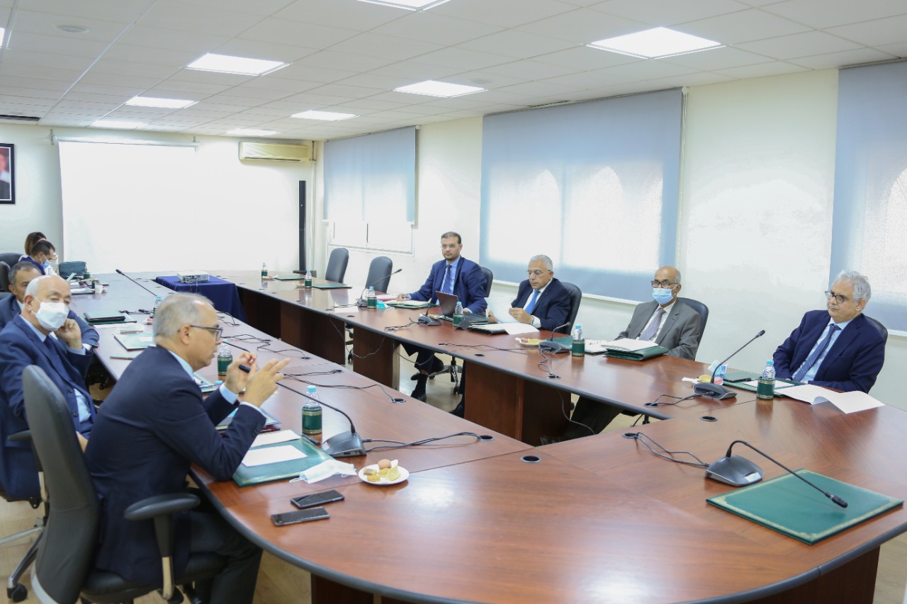 الأخ نزار بركة خلال استقباله لجنة النموذج التنموي.. التقرير العام للنموذج جاء متقاطعا مع الرؤى الذي اقترحها حزب الاستقلال في إطار تصوره التعادلي الأخ نزار بركة خلال استقباله لجنة النموذج التنموي.. التقرير العام للنموذج جاء متقاطعا مع الرؤى الذي اقترحها حزب الاستقلال في إطار تصوره التعادلي