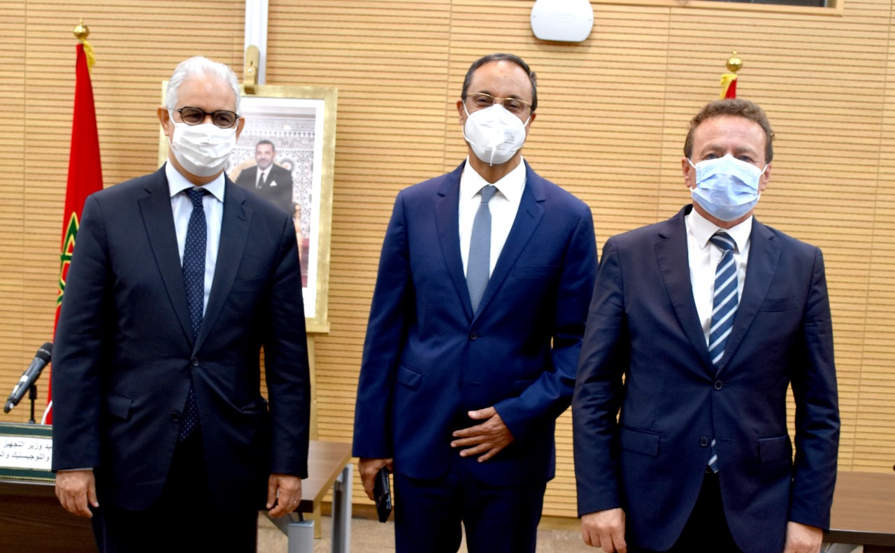 الأخ نزار بركة خلال حفل تسلم السلط.. وزارة التجهيز والماء تحتل مكانة متميزة في رؤية الحكومة وتصورها من أجل إعطاء نفس جديد للاقتصاد الوطني الأخ نزار بركة خلال حفل تسلم السلط.. وزارة التجهيز والماء تحتل مكانة متميزة في رؤية الحكومة وتصورها من أجل إعطاء نفس جديد للاقتصاد الوطني