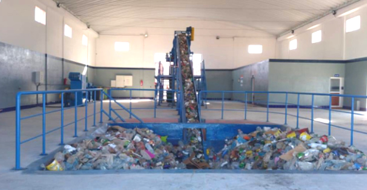 أبا عبدالعزيز :  العمل جاد من أجل تطويرخدمات  جماعة بوجدور في مجال معالجة النفايات وتحسين ظروف اشتغال العمال  