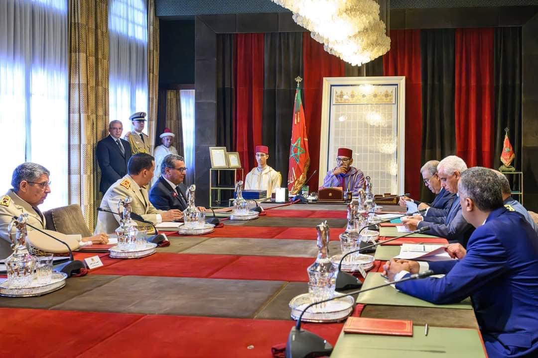 في بلاغ للديوان الملكي.. جلالة الملك محمد السادس نصره يترأس جلسة عمل ﺧﺻﺻت ﻟﺑﺣث اﻟوﺿﻊ ﻓﻲ أﻋﻘﺎب اﻟزﻟزال المؤلم