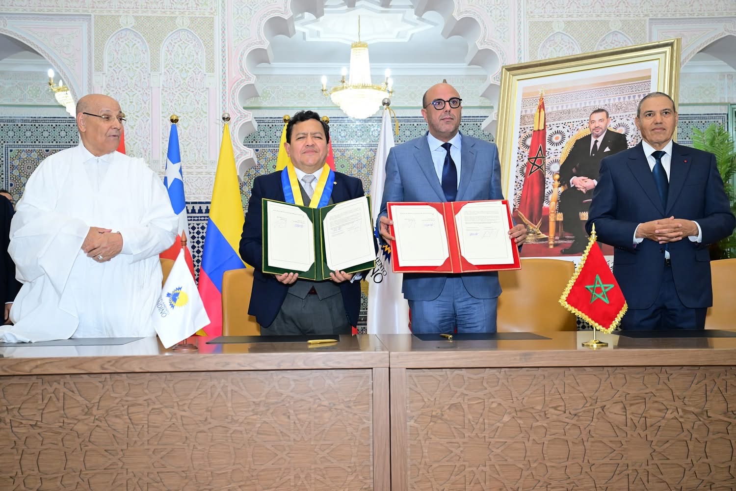 مجلس المستشارين وبرلمان الأنديز يوقعان إعلانا مشتركا لتعزيز التعاون بينهما مجلس المستشارين وبرلمان الأنديز يوقعان إعلانا مشتركا لتعزيز التعاون بينهما