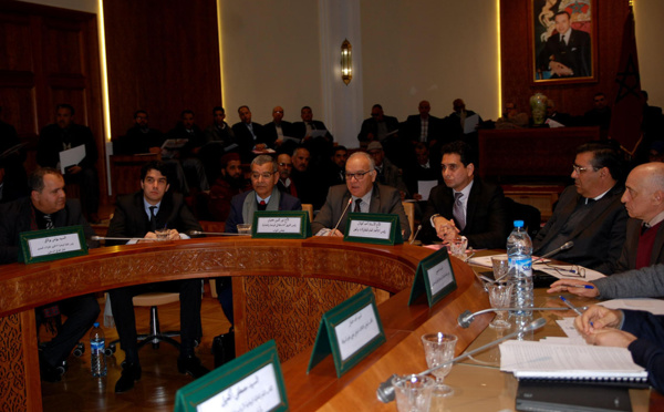 الفريق الاستقلالي يوجه مذكرة لرئيس الحكومة بخصوص قضايا النقل الطرقي