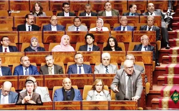 الفريق الاستقلالي بمجلس النواب يطالب الحكومة بتخفيض أسعار المحروقات وتوفير ضمانات حماية القدرة الشرائية للمواطنين
