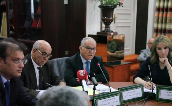الفريق الاستقلالي يطالب الحكومة بالإسراع إلى تعديل القانون المالي 2018