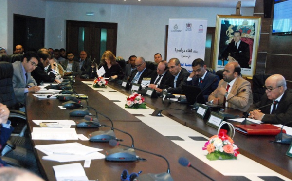 في لقاء دراسي للفريق الاستقلالي بمجلس المستشارين : خبراء ومختصون يناقشون  دور التحفيظ العقاري في تحقيق الأمن التعاقدي