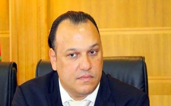 الأخ محمد سعود أطروحته لنيل الدكتوراه في القانون العام بالفرنسية 