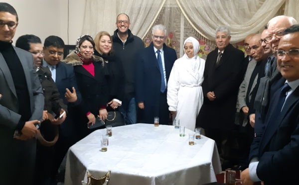 وفد استقلالي هام برئاسة الأخ الأمين العام يزور بيت الفقيد الأستاذ محمد الوليدي بمكناس ويقدم واجب العزاء والمواساة لأسرته