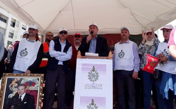 الأخ عبد الجبار الراشيدي باحتفالات فاتح ماي من طنجة.. حزب الاستقلال ملتزم بالانتصار للمطالب المشروعة والقضايا العادلة للموظفين والأجراء