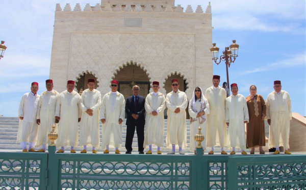وفد استقلالي هام برئاسة الأخ نزار بركة يترحم على الروح الطاهرة لأب الأمة جلالة المغفور له الملك محمد الخامس