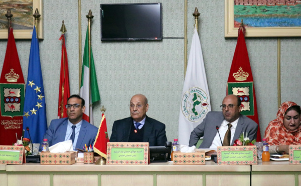 دورة فبراير لمجلس بلدية العيون تصادق على اتفاقيات لإنجاز مشاريع تهم قطاعات اجتماعية حيوية كالصحة والتعليم والشباب