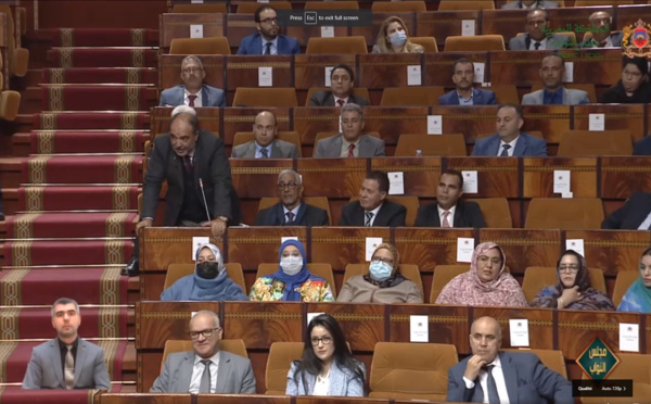 الأخ صالح أوغبال.. يثير مسألة المساطر المعقدة والإيقاع البطيء والتعثر الكبير في تنزيل برنامج الفوارق خاصة في مجال تزويد العالم القروي بالكهرباء ويطالب الحكومة بإنهاء معاناة ساكنة أراضي الجموع مع غياب شبكة الكهرباء